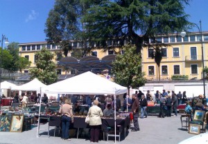 mercatino-via-roma2