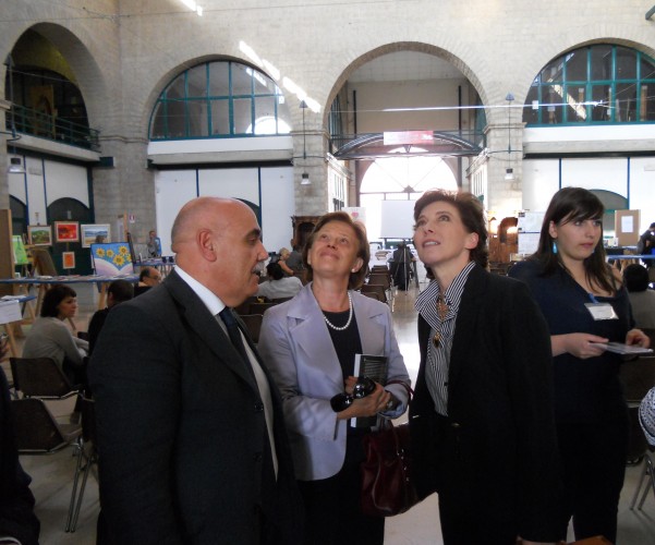 pivetti-con-muollo-visita-la-dogana