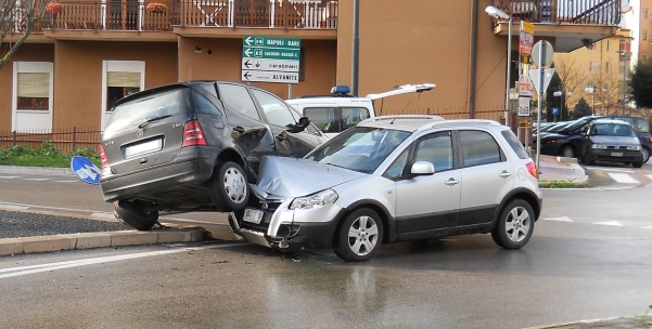 Incidente piazza Alpini Orta foto1