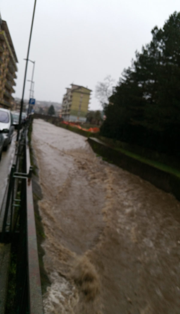 Maltempo, fiume Sabato in piena