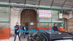 Blitz al Comune, polizia con faldoni1