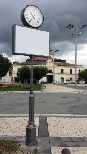 Nuovo arredo in piazza Umberto